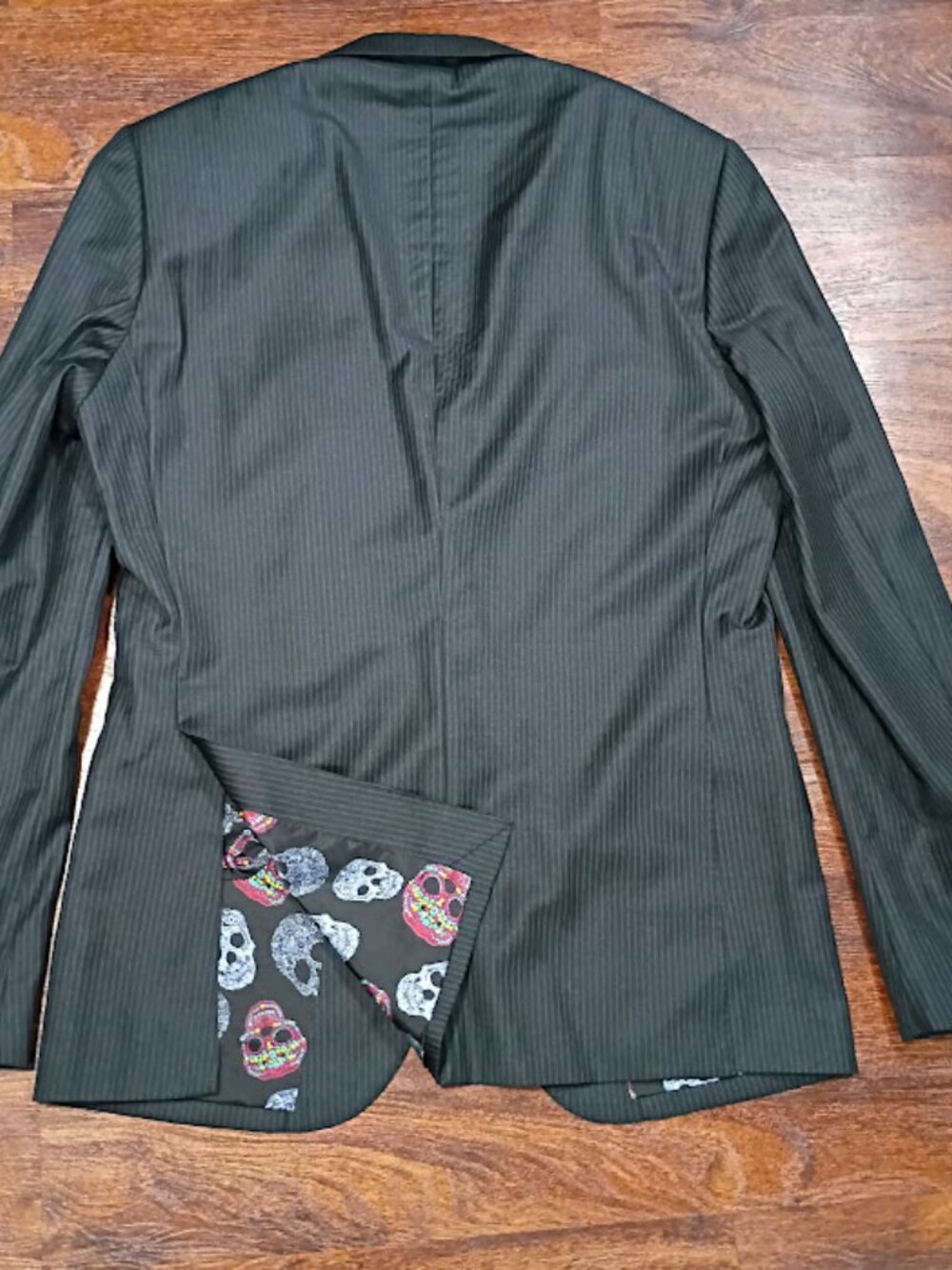 Sabestian Grey M Dark Gray Pinstripe Suit Blazer With Skull Liner Modern Slim Fi - Picture 15 of 15